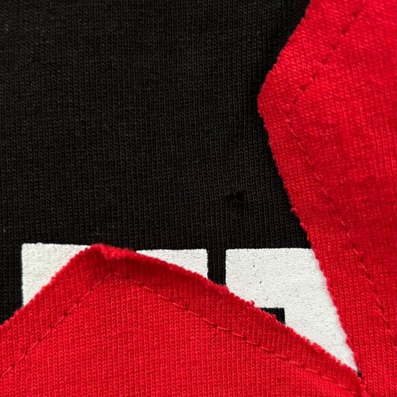 Beyoncé Cowboy Carter Star Red black split T-Shirt Size Medium - Picture 6 of 6